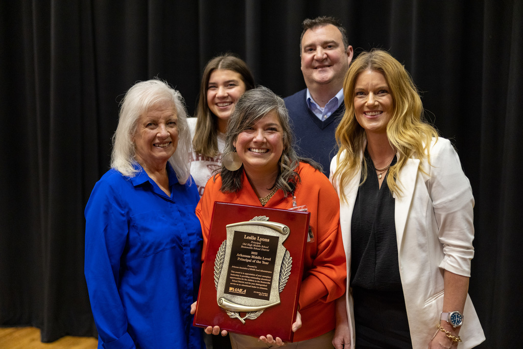 Leslie Lyons Named Principal of the Year